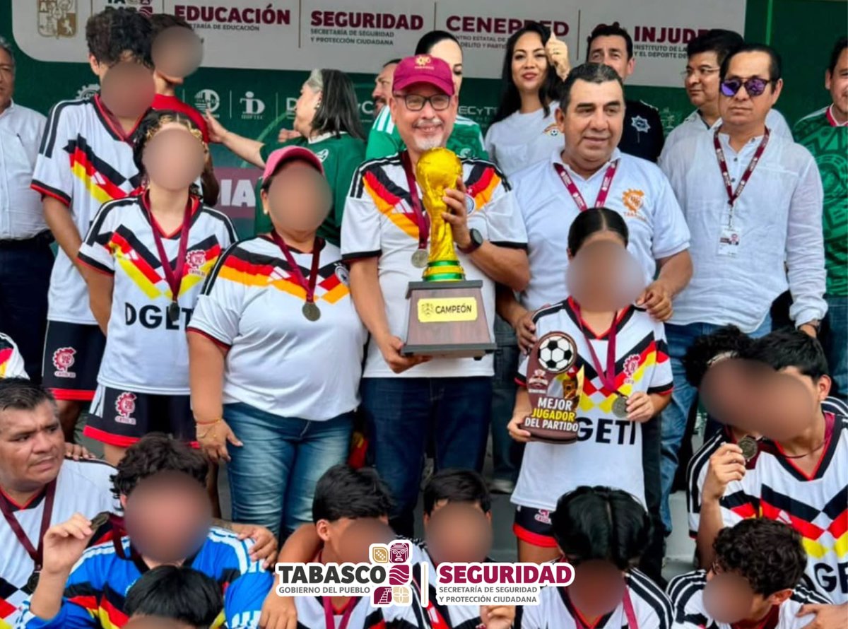 SSPCTabasco's tweet photo. ⚽🏆 Concluye con éxito “¡El Mundial va a tu Escuela!”

https://t.co/pj19r7BT7o

#GobiernoDelPueblo #ElMundialVaATuEscuela #CulturaDePaz #SSPC #CENEPRED #SETAB #INJUDET #Tabasco https://t.co/Z9nzbpBloj