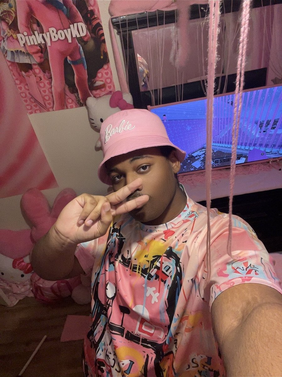 PinkyBoyKD's tweet photo. 20 + 1 = 21!  21 Years Ago Today The KING OF PINK WAS BORN! 💖🎁🎉🎊🎈 https://t.co/Ksx1oYd7r2