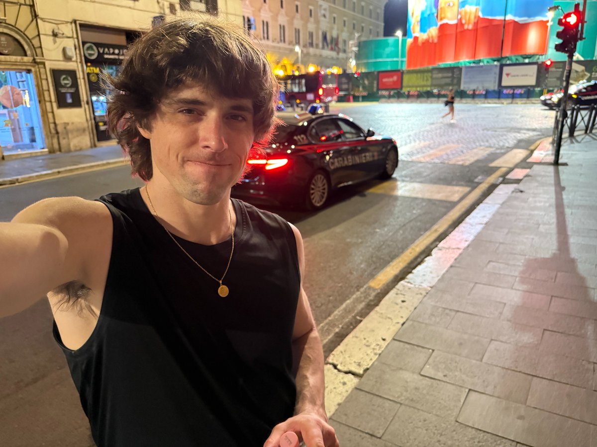 juliandorey's tweet photo. just did a live tour of Rome at 1am and closed it out at the Vatican
https://t.co/4MtOfuoJ99 https://t.co/FSCtbgB3yl