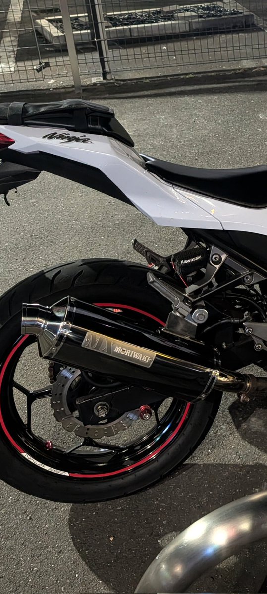 tanbe3's tweet photo. #自分のバイクに付けているマフラーはどこ製なのか言う
#MORIWAKI https://t.co/b6FTW5vAYr