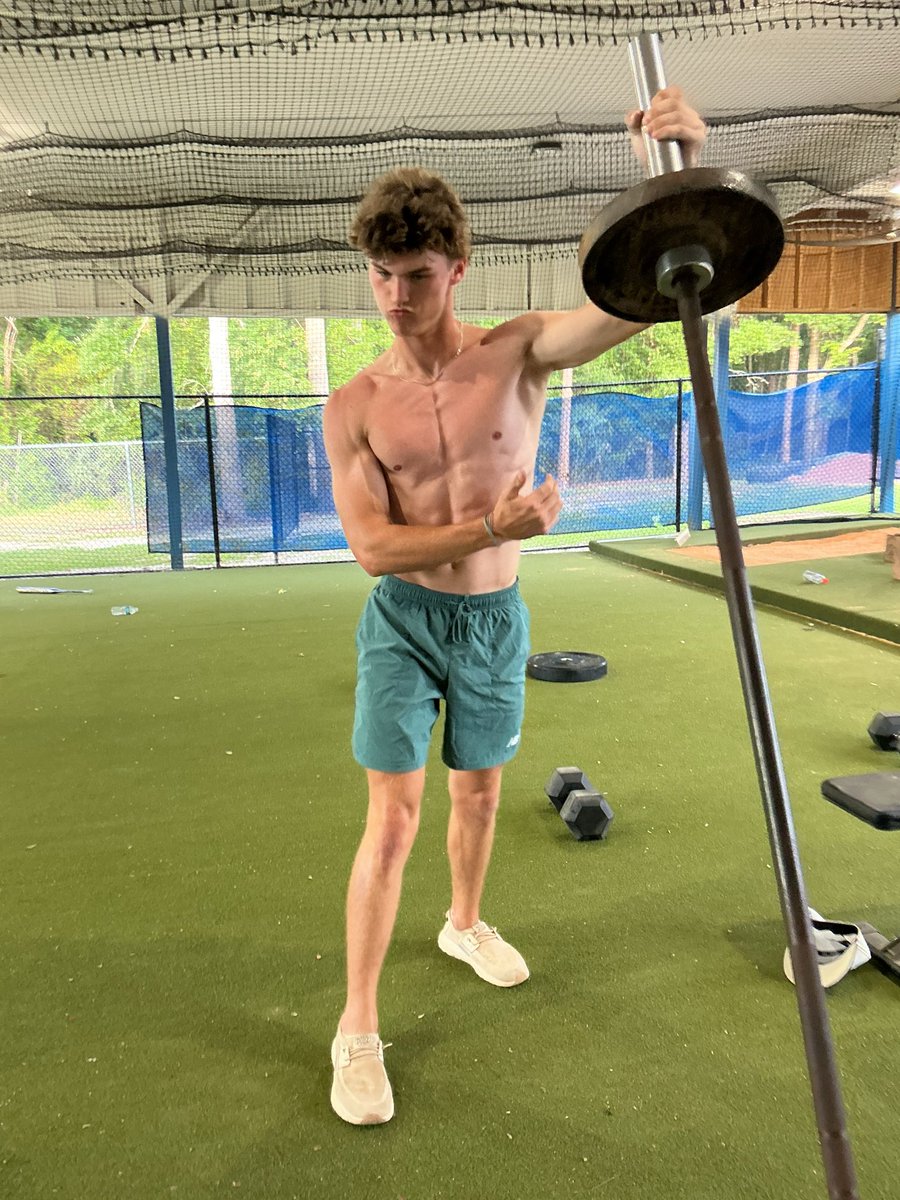 davidmac0920's tweet photo. @McmahanRylan gotta get it everyday @USAPrimeNat @FrontlineMrod @GatorsBB https://t.co/esgkjiEYMe