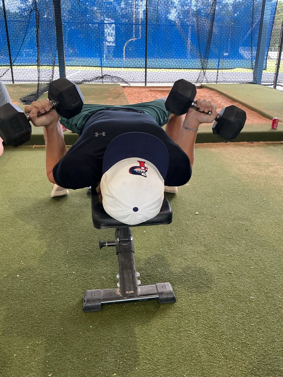 davidmac0920's tweet photo. @McmahanRylan gotta get it everyday @USAPrimeNat @FrontlineMrod @GatorsBB https://t.co/esgkjiEYMe