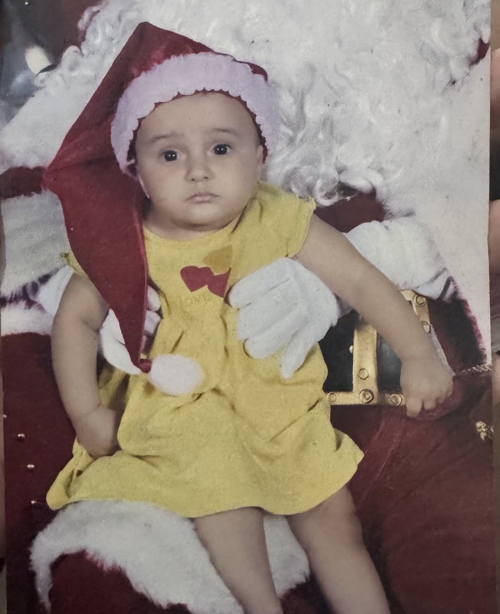 minttygm's tweet photo. baby bias                                         baby me https://t.co/qw9GlIfEf1