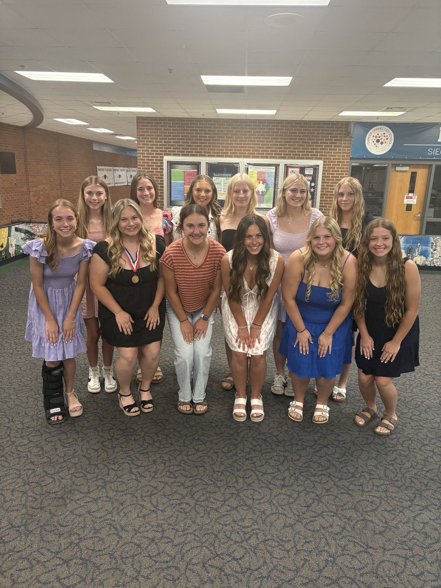 HHHSAthleticsSB's tweet photo. 🥎 Banquet 2026 🥎
#patriotpride #rollpats❤️🥎💙 #bff4life #thankyouseniors #patriotalumni https://t.co/PPn4e1SeHD