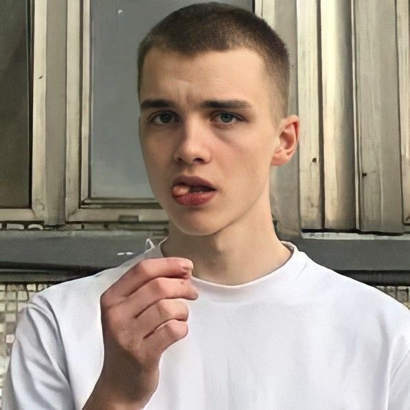 tomarryuri's tweet photo. couldnt find anyone malnourished or bald enough but the vibes are there kinda https://t.co/df0ntdDpar