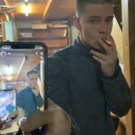 tomarryuri's tweet photo. couldnt find anyone malnourished or bald enough but the vibes are there kinda https://t.co/df0ntdDpar