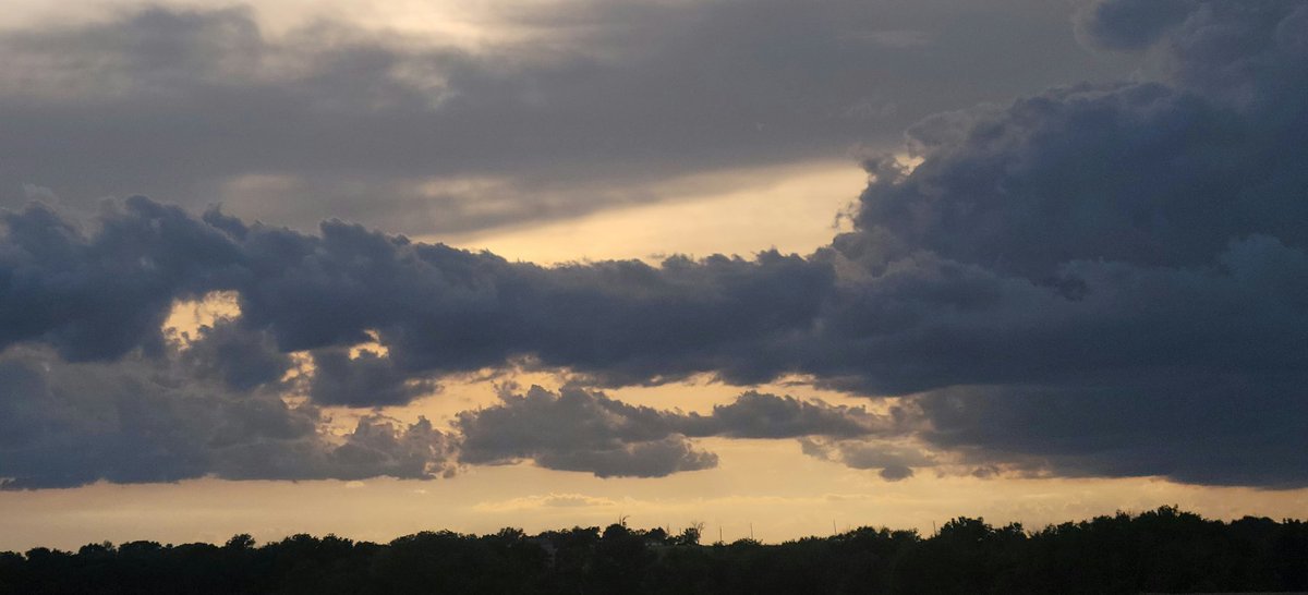 InnerAlchemy88's tweet photo. a few evenings ago 💙 https://t.co/5w4J5bBFZr