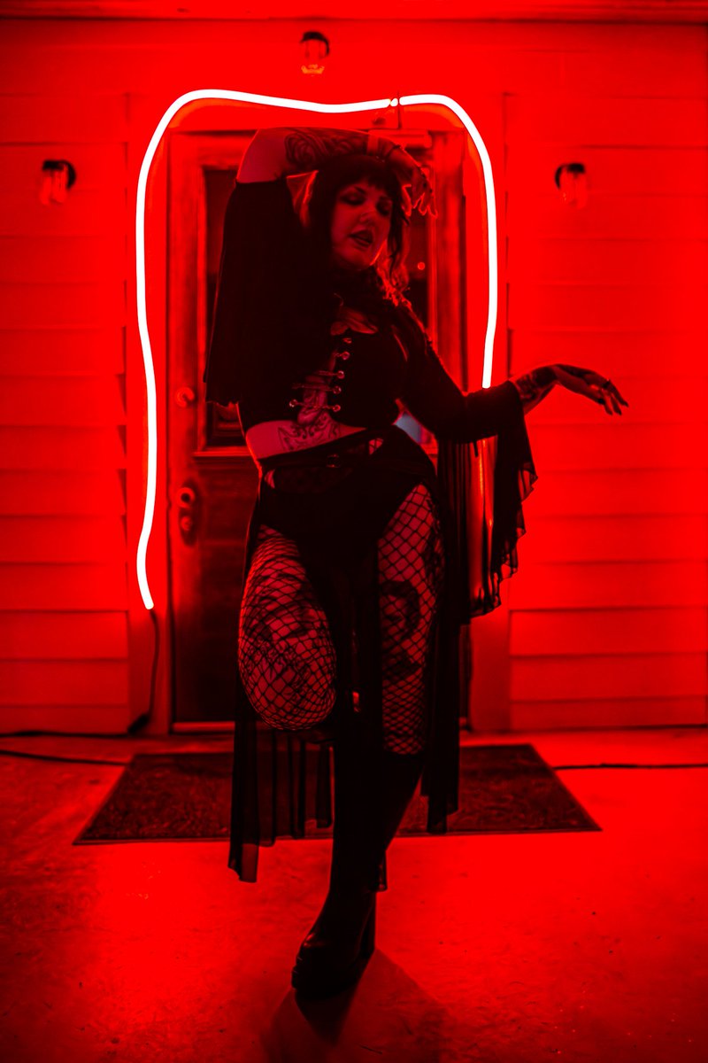 HLimagery's tweet photo. Bell Tower goth event this past weekend and it was an absolute blast  #GothicStyle #knox https://t.co/ojt6cvOrZV