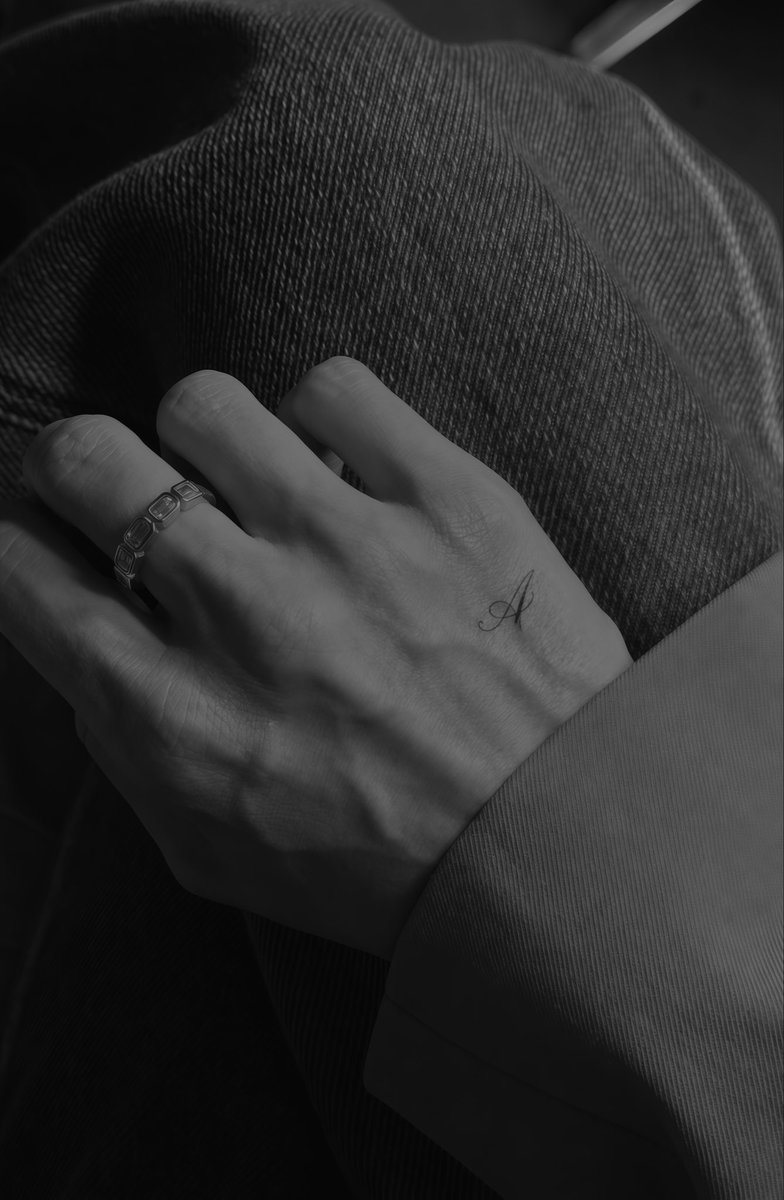 diseaseye's tweet photo. — Light days of a lot of love. Thinking a lot that lately things are going in the best way, and as they should be, everything remains in its proper place from where it should never have left. Thank you, Italy, my search is over. https://t.co/ba6TtyLDvu