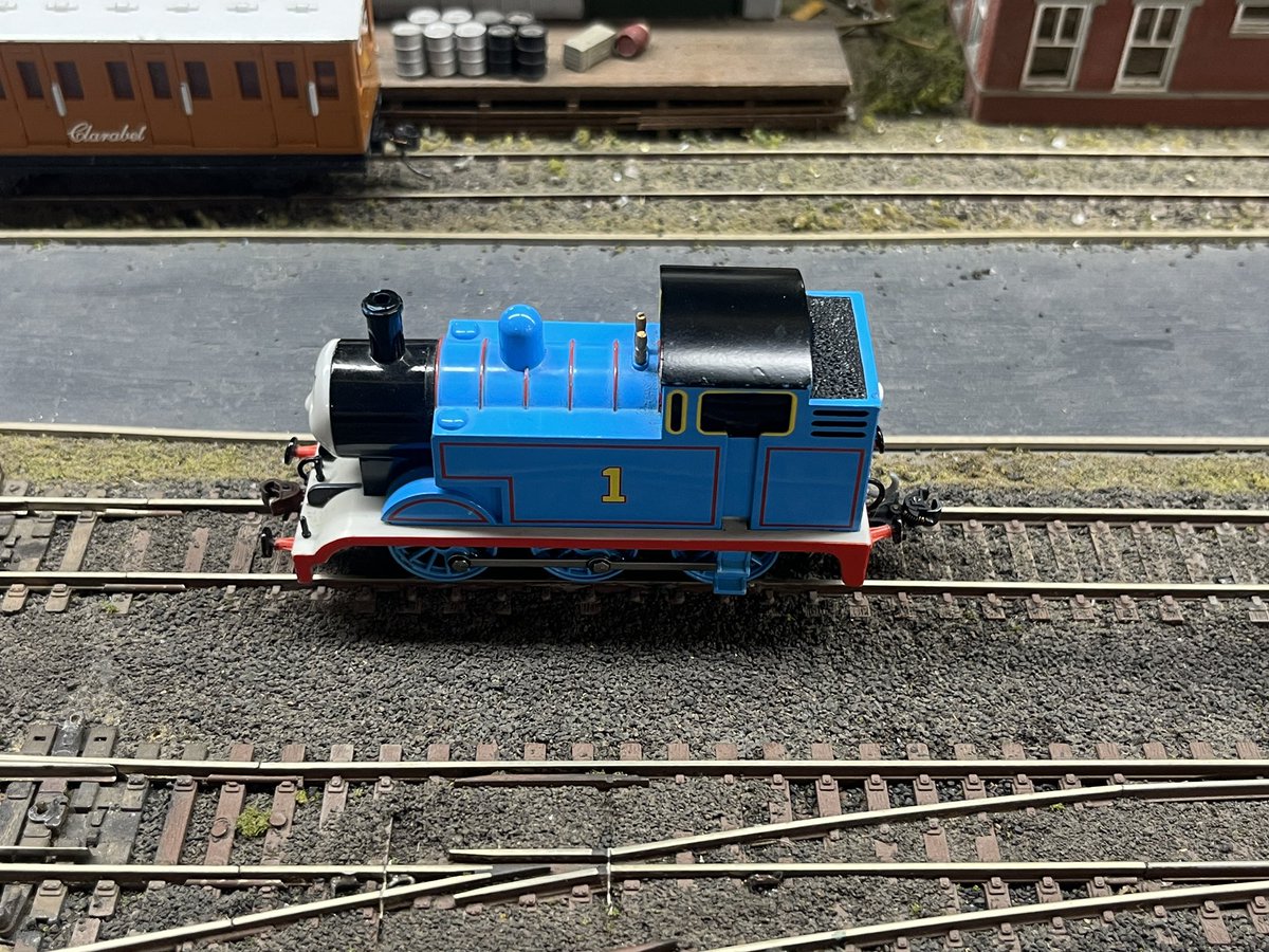 jcobg55's tweet photo. Club bachmann Thomas was modded to have NEM sockets on either end, so now he can go play with the Americans! https://t.co/lmwM9f6TpT