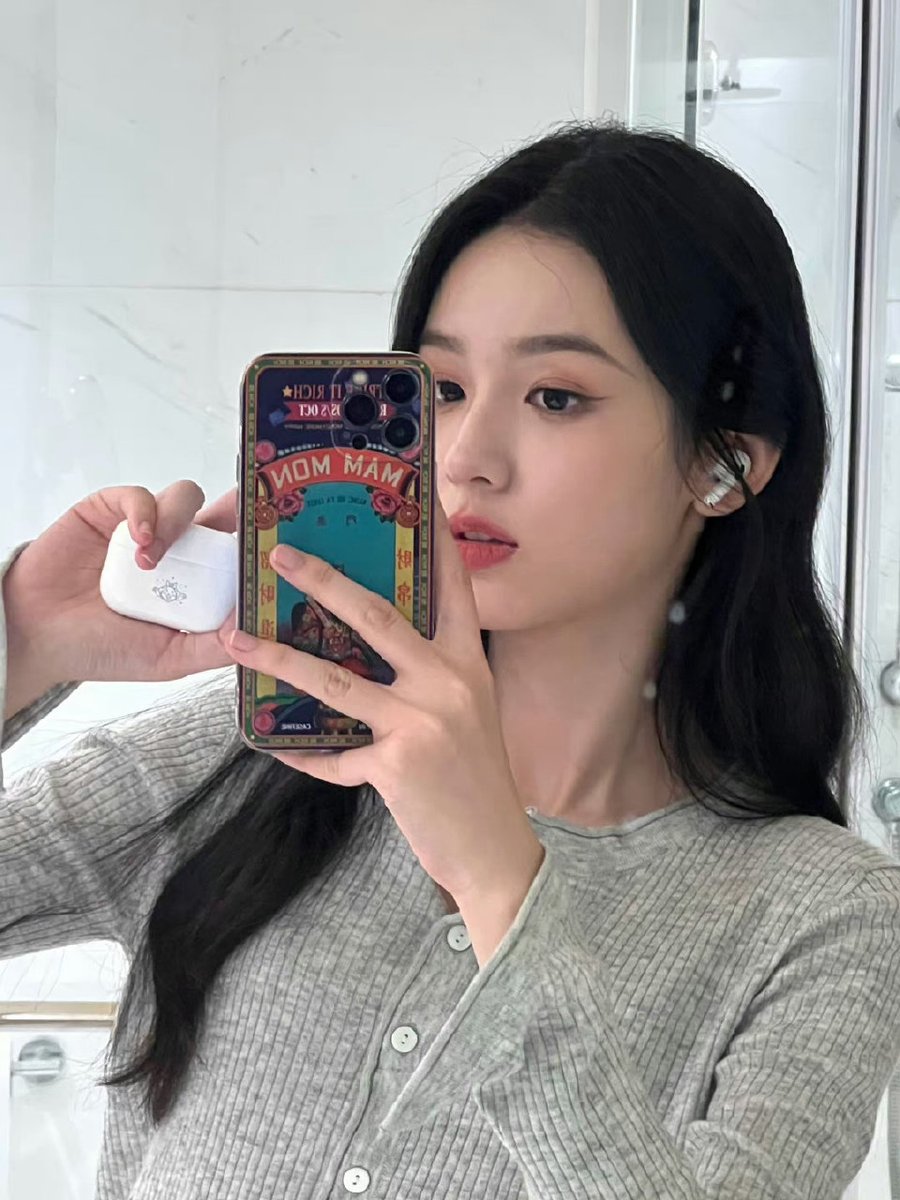 𝙛𝙡𝙤𝙤 ★ tweet media