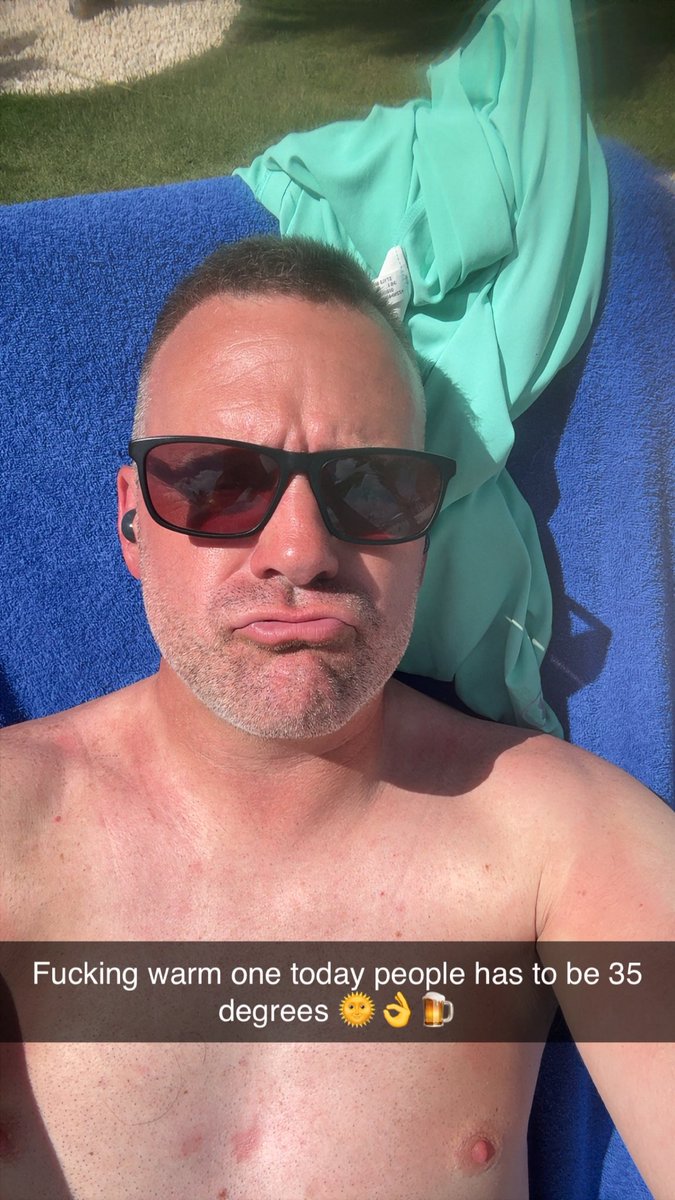 gazmax01's tweet photo. 8 more days to go tan is coming along nicely can’t beat the Caribbean 👌🌞🍺 https://t.co/w5LHeubVdt