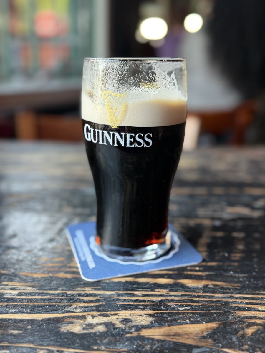 SimonInSD's tweet photo. Enjoying a creamy fucking pint in a pub on your todd is a very underappreciated thing. 

$9.50 for said pint 🤯 https://t.co/JvFdCbe1wB