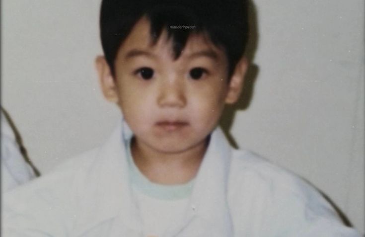 chrolluz's tweet photo. baby bias                            baby me https://t.co/f0abkR4y6k