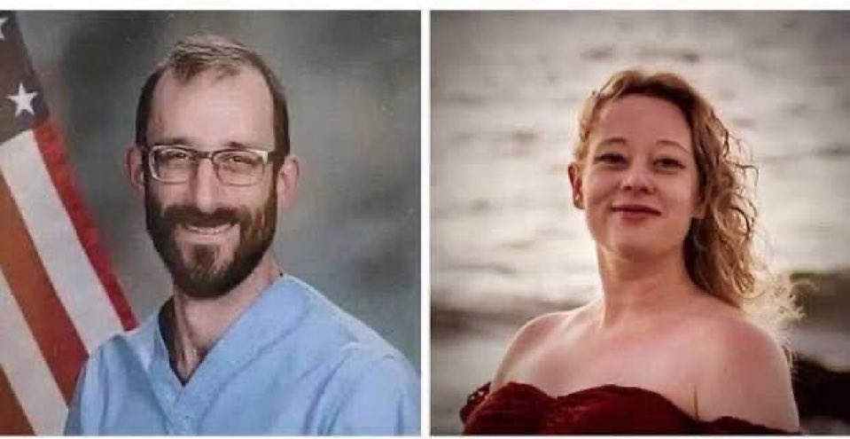 JosherSquasher's tweet photo. @annieka77 Ma’am, the guy you support has an army of masked goons invading people’s homes and businesses, and they executed a soccer mom and a nurse https://t.co/1w2DIVERqE
