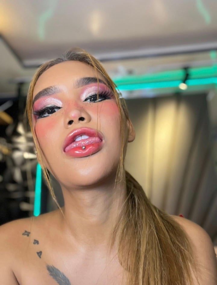 DevilishMica's tweet photo. Join my show right now @Stripchat 👉 https://t.co/H3ReI60zBe #stripchat #stripchatlive https://t.co/oQrqX1qrGL