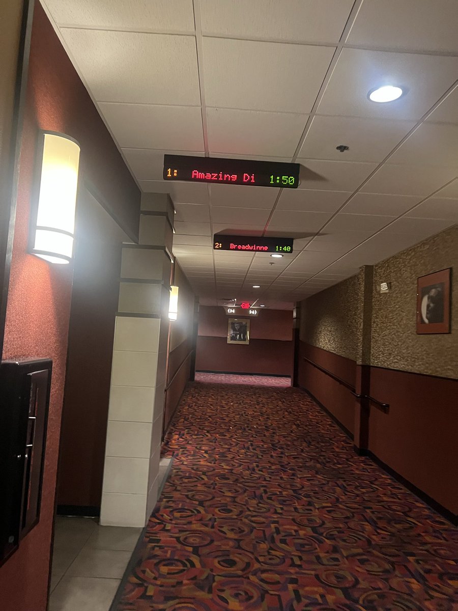 uggievin's tweet photo. bruhh wtf is amazing dih this is NOT what i paid for 🙄😂😳👀 https://t.co/0srrdu57bQ