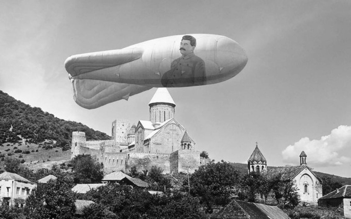 VOLKSKRlEG's tweet photo. In protest of De-Stalinization.

Tbilisi, Georgian SSR, 1956. https://t.co/flskpkFYue