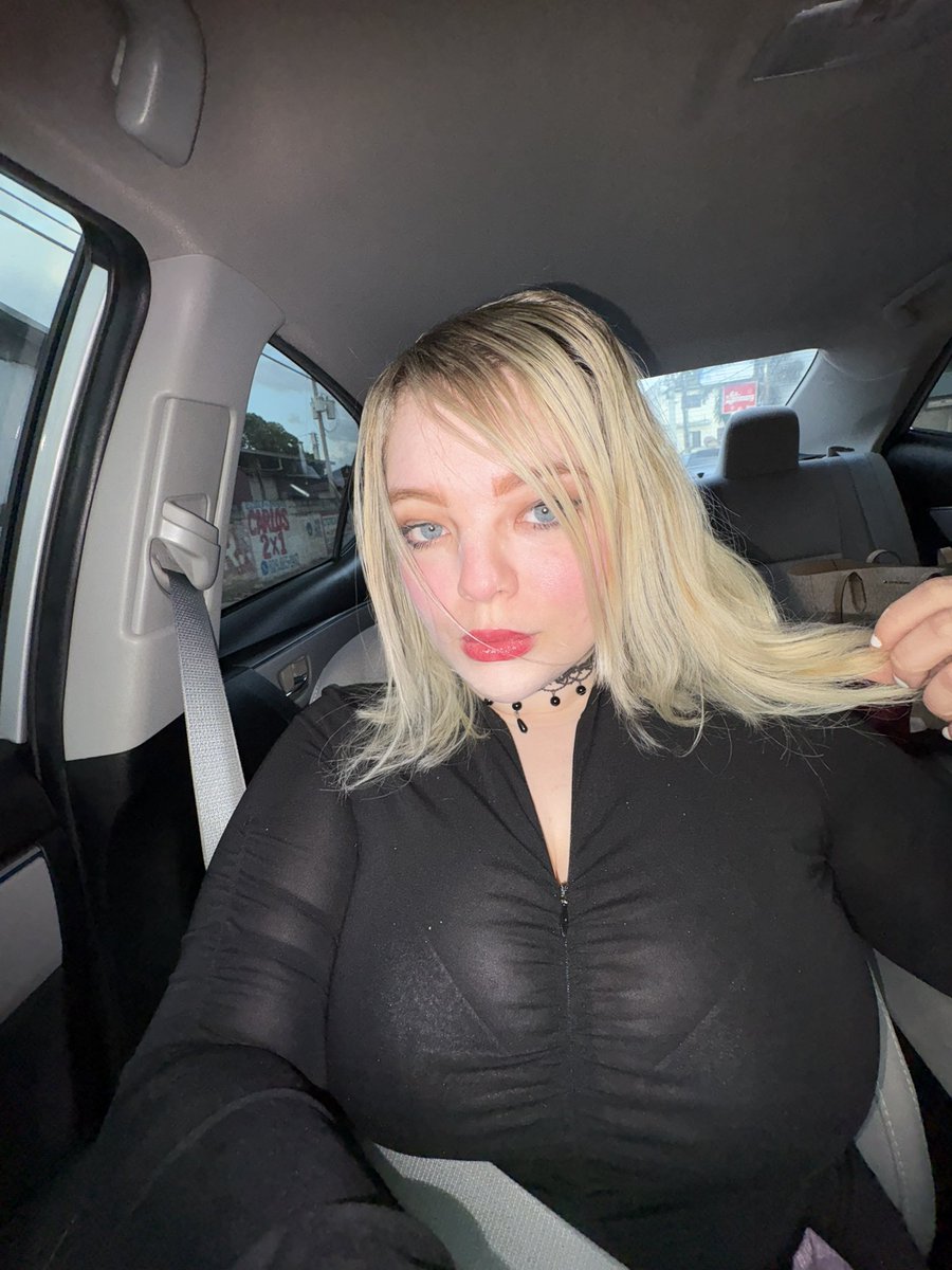 n_nataliii's tweet photo. La última 
Una Bratz￼￼￼￼😘 https://t.co/ZMvj5GNZsV
