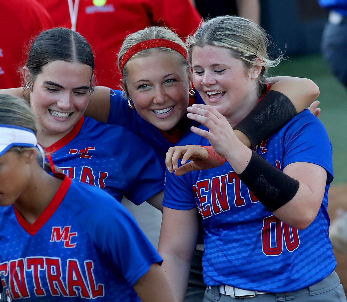 RichmondRsports's tweet photo. STATE SOFTBALL
FIRST ROUND
Final from Lex ...
Madison Central 7, Lawrence County 1

Reille Parks - 4-for-4, 2B, R, RBI
Devan Stewart - 2-for-4, R, RBI
Luciana Robinson - 2-for-4, 2B, 2 RBI
Kate Drury - CGW , 14 Ks; 2-for-4

Lady Indians (27-8) play again Saturday https://t.co/bHODihRwNu