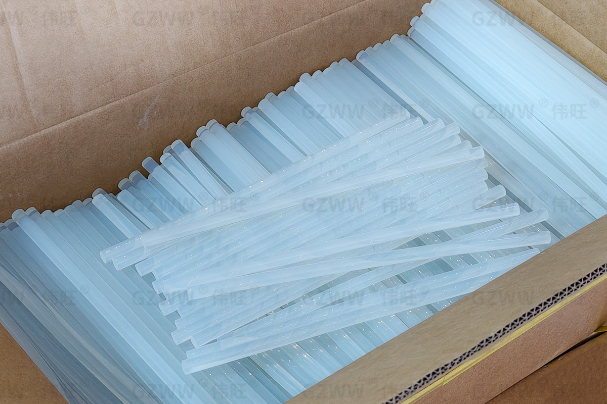 GzwwS's tweet photo. Weiwang controls full production lines. Our non-toxic glue sticks fit packaging, DIY and daily bonding needs. #weiwangglue #gluesticks https://t.co/mo8z5kBWt7