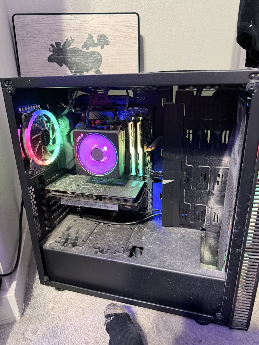 NexusBuildsPC's tweet photo. Today We cleaned a Customers Computer that Hadn’t been cleaned since its purchase. The Customer complained of overheating and Performance issues. their main problem was the amount of of dust we decided to help them out and do it for free. still got more dust but we’re almost https://t.co/MGQ2quOEY2