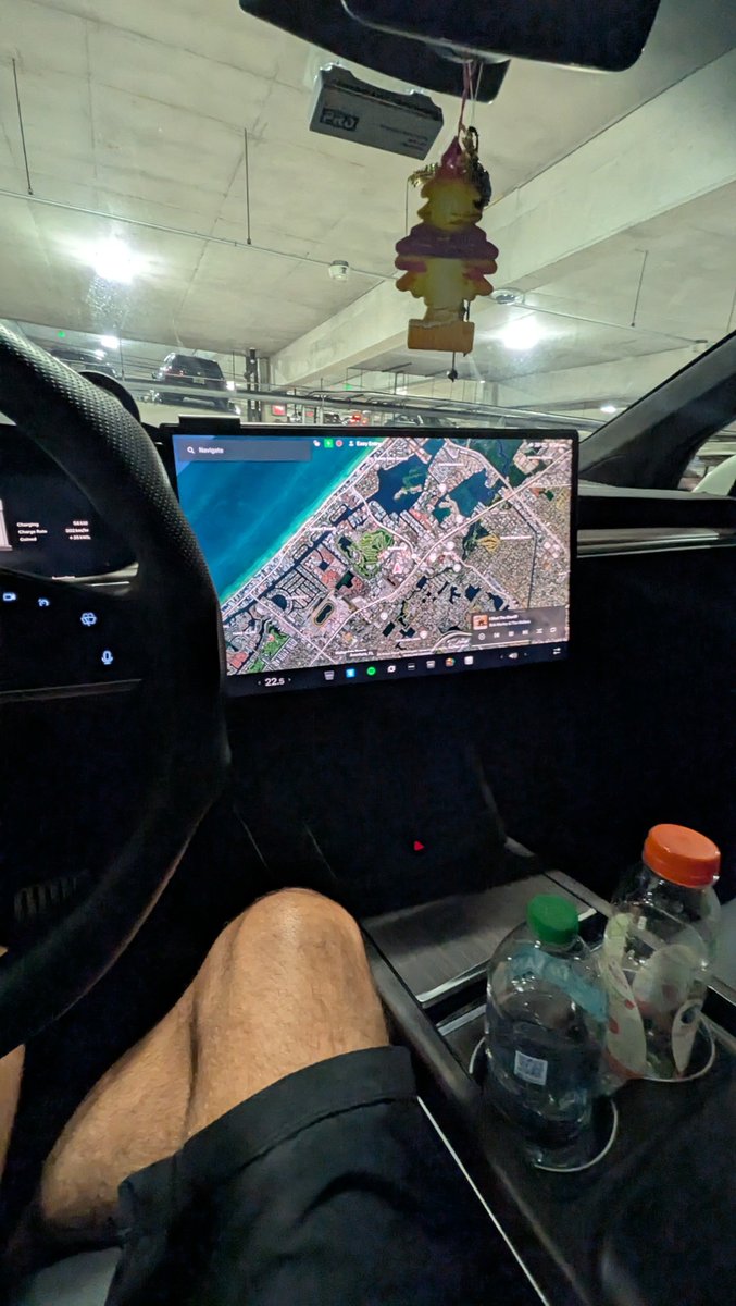 pielor's tweet photo. @elonmusk @elonmusk Why can't I watch this awesome video on my X's screen? Only option is find it on YouTube. https://t.co/ITBUBBPS31