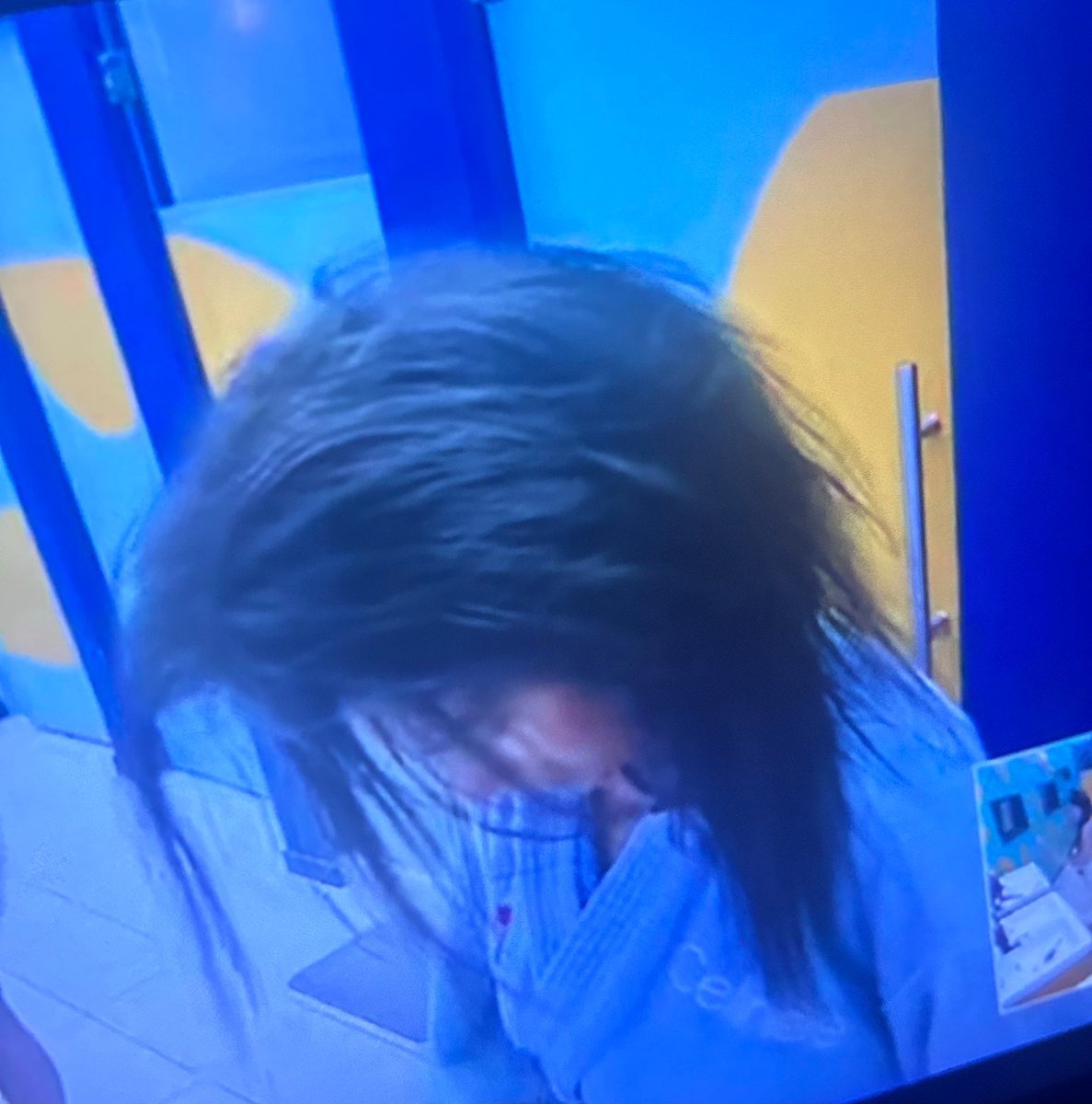 Clauumendez_'s tweet photo. Fabio diciéndole espantapájaros a la bruta JAJAJAJAJAJAJAJAJA 😂

 #LCDLF6 https://t.co/H5747ZGiYs