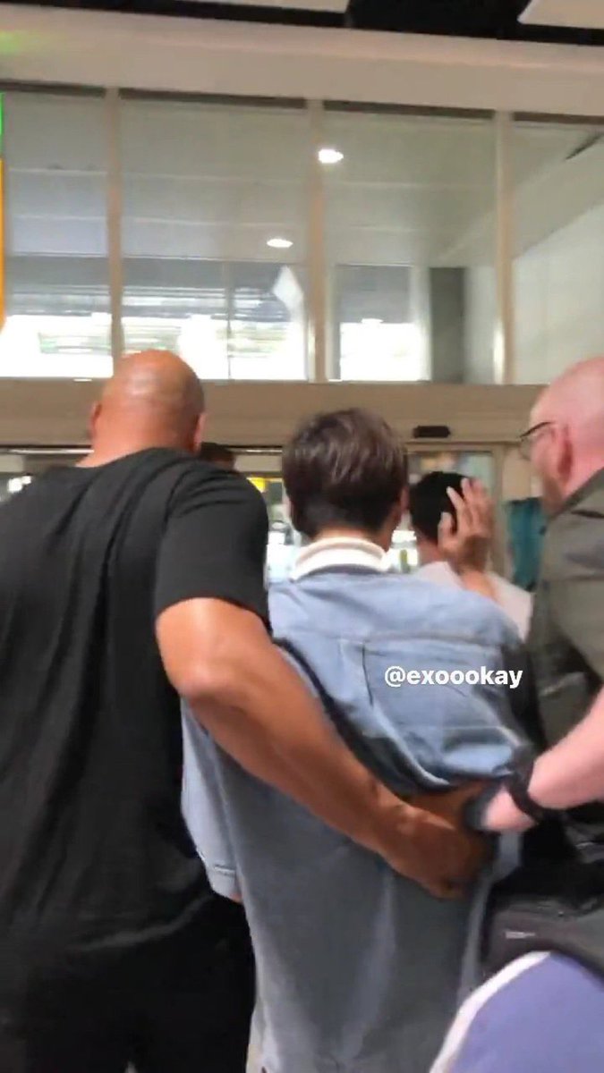 kaisoowner's tweet photo. Rmb when Jongin went flying with the help of his big bodyguard hyungs https://t.co/yUbSJBE9AS