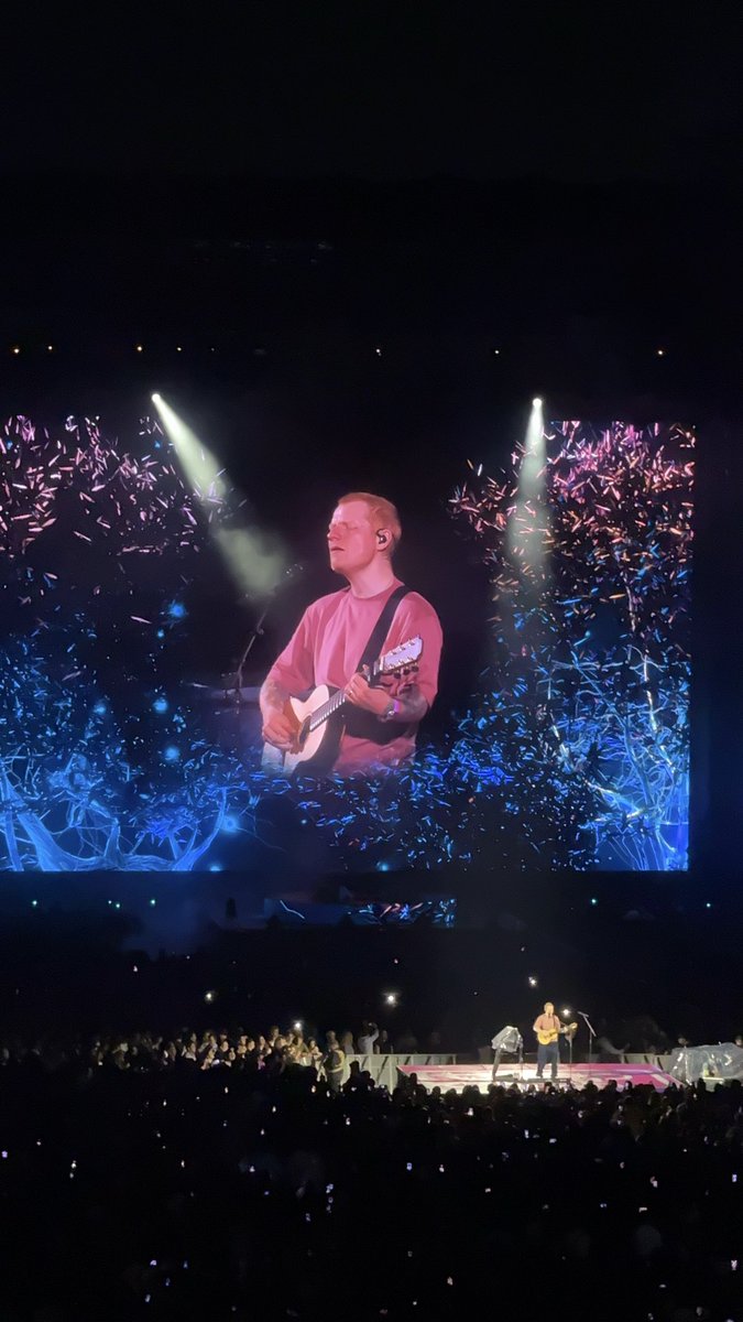 b_____ortiz09's tweet photo. Teddy de mi vida, vuelve a mi país, necesito volver a vivir este concierto. Ya pasó una semana y siento que no superaré este día nunca jamás. Te amo Ed ❤️ gracias por venir a Guatemala 🥹😭❤️ @edsheeran https://t.co/tFRFv3GTAs
