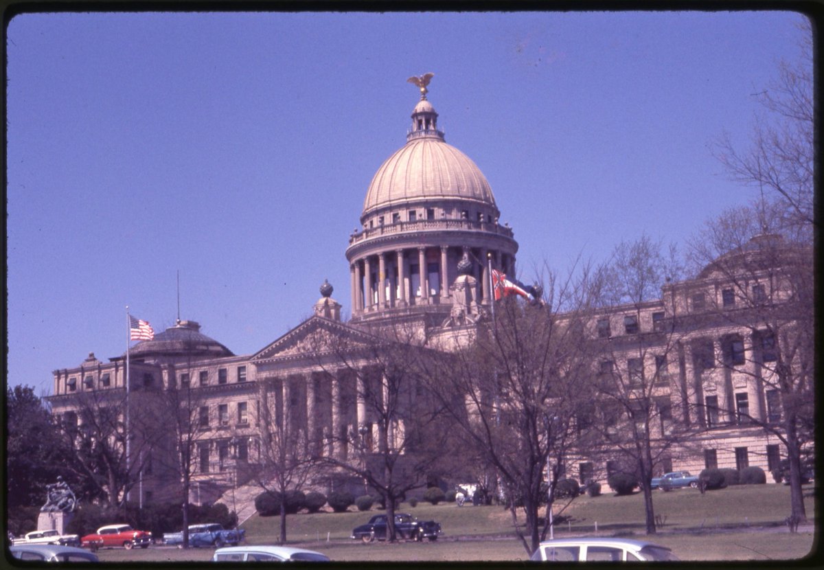 old_colossus's tweet photo. Mississippi State Capitol in Jackson, Hinds County, c. early 1960s

The Monument to the Women of the Confederacy (1917) is visible on the bottom left.