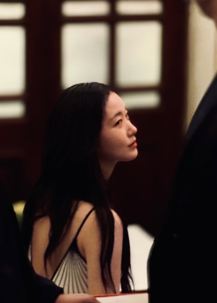 ggoneiu's tweet photo. IM ON MY KNEES OMG???? https://t.co/XDd10ipkqU