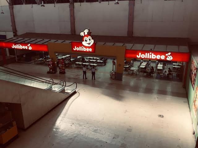 MavsFromMars's tweet photo. @W0lfi_2 There used to be a mall called "Harrison Plaza" my family occasionally visit on Sunday that feels like backrooms, sucks that it no longer exists. https://t.co/3xINBhYP6c