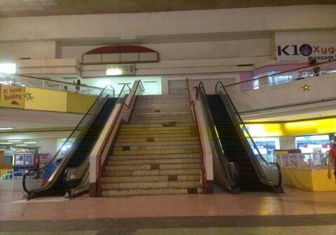 MavsFromMars's tweet photo. @W0lfi_2 There used to be a mall called "Harrison Plaza" my family occasionally visit on Sunday that feels like backrooms, sucks that it no longer exists. https://t.co/3xINBhYP6c