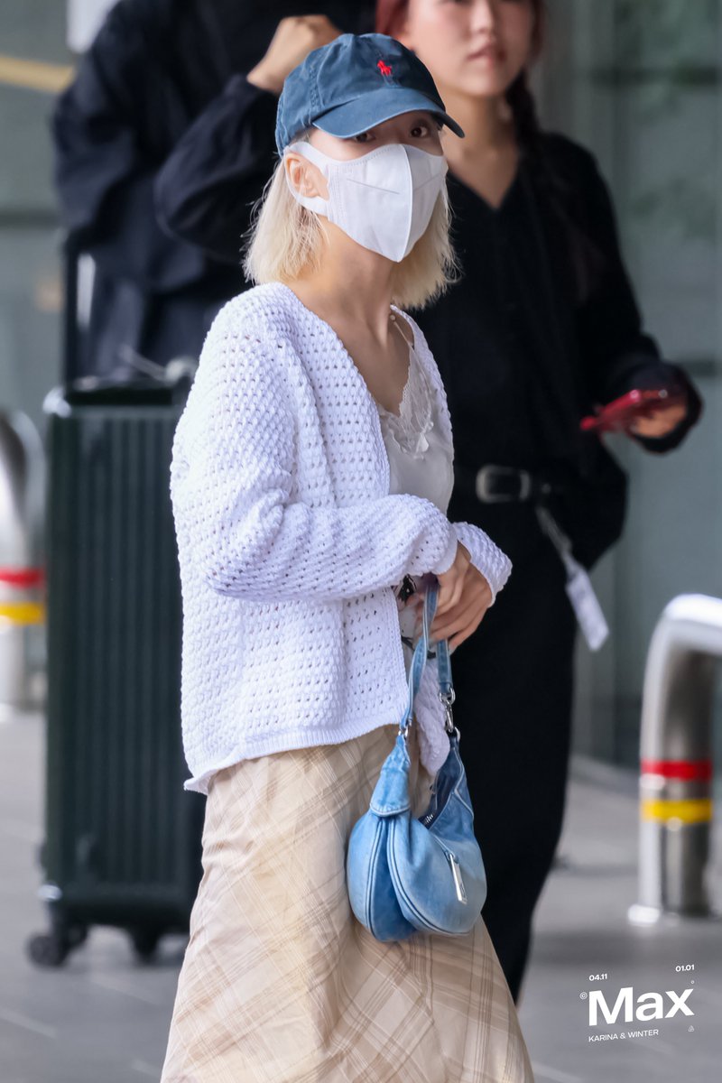 WINTERMAXX_'s tweet photo. 260605 KBS 출근

#aespa #æspa #에스파 #エスパ
#ウィンター #WINTER #민정 #金旼炡 #윈터 #冬子 https://t.co/tXmHVXJ1jG