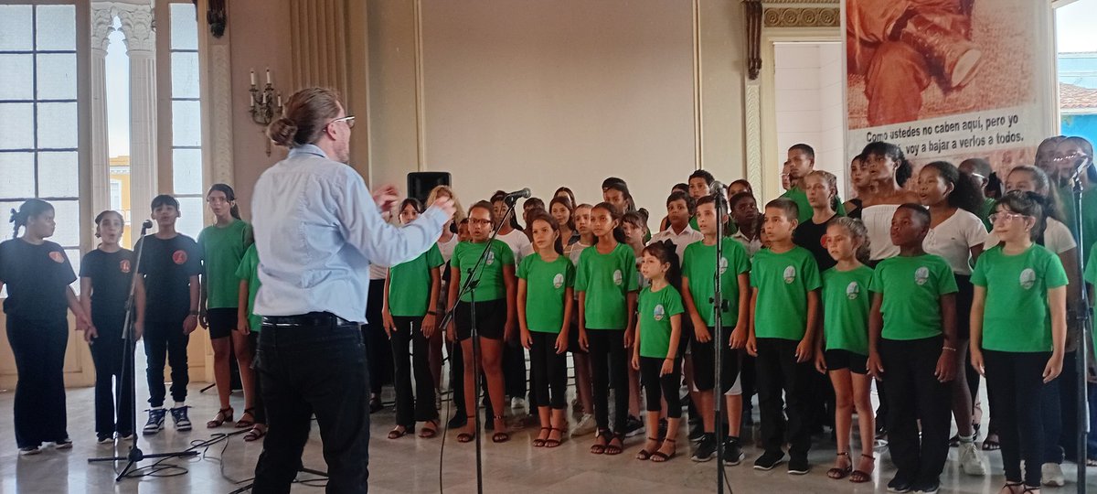 MinguezBarbara's tweet photo. Cantata dedicada al Centenario del Comandante en Jefe Fidel Castro en  el 512 aniversario de la villa. ##SanctiSpíritusEnMarcha @AlexisLorente74 @Asamblea_SSP @AsambleaCuba @RabeloJaile @AidaDiazFernnd1 @DeivyPrezMartn1 https://t.co/mnDBhp2Eju