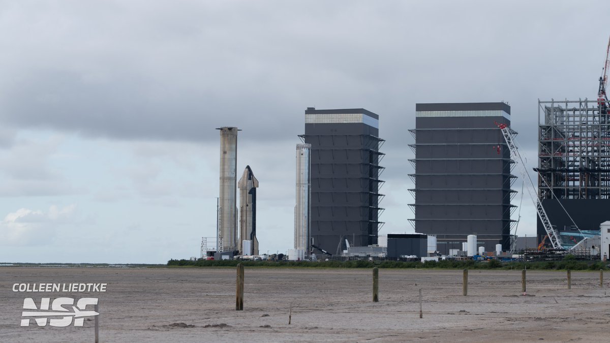 colleenadastra's tweet photo. B20 has come out to play! Sitting next to the Rocket Garden and Ship 20, this Super Heavy is expected to roll later tonight to Massey's test site for some cryo testing.

@NASASpaceflight  | https://t.co/yA1JjgzD0x https://t.co/Yf5ogSohHX