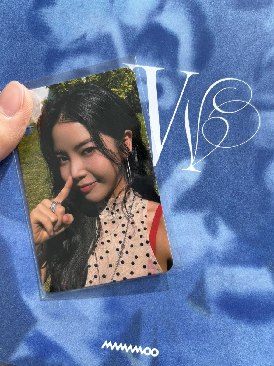 wheethyou's tweet photo. 뮤뱅 공방 포카 교환하실 분 있을까요?🥹🥹

Me: 솔라
😇: 휘인 https://t.co/Lu7tgXXDa7