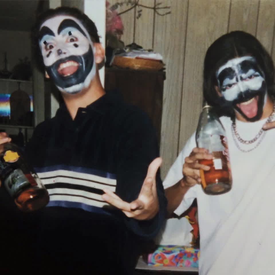 cinestalker's tweet photo. Throwback Thursday pic when I was 18 on a Halloween night acting a fool and drinking a St Ides 40 lol! https://t.co/Calzco1At8