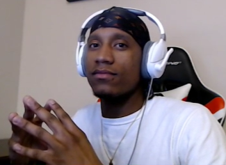 TheBrawlCentral's tweet photo. 🚨BREAKING🚨
2021 Pro Series Champion Darkgoul teases his return to Brawlhalla in a new tweet:
"If I come bacc to brawl what we doin man?"
#Brawlhalla #BHEsports https://t.co/NY0nxY2IQK