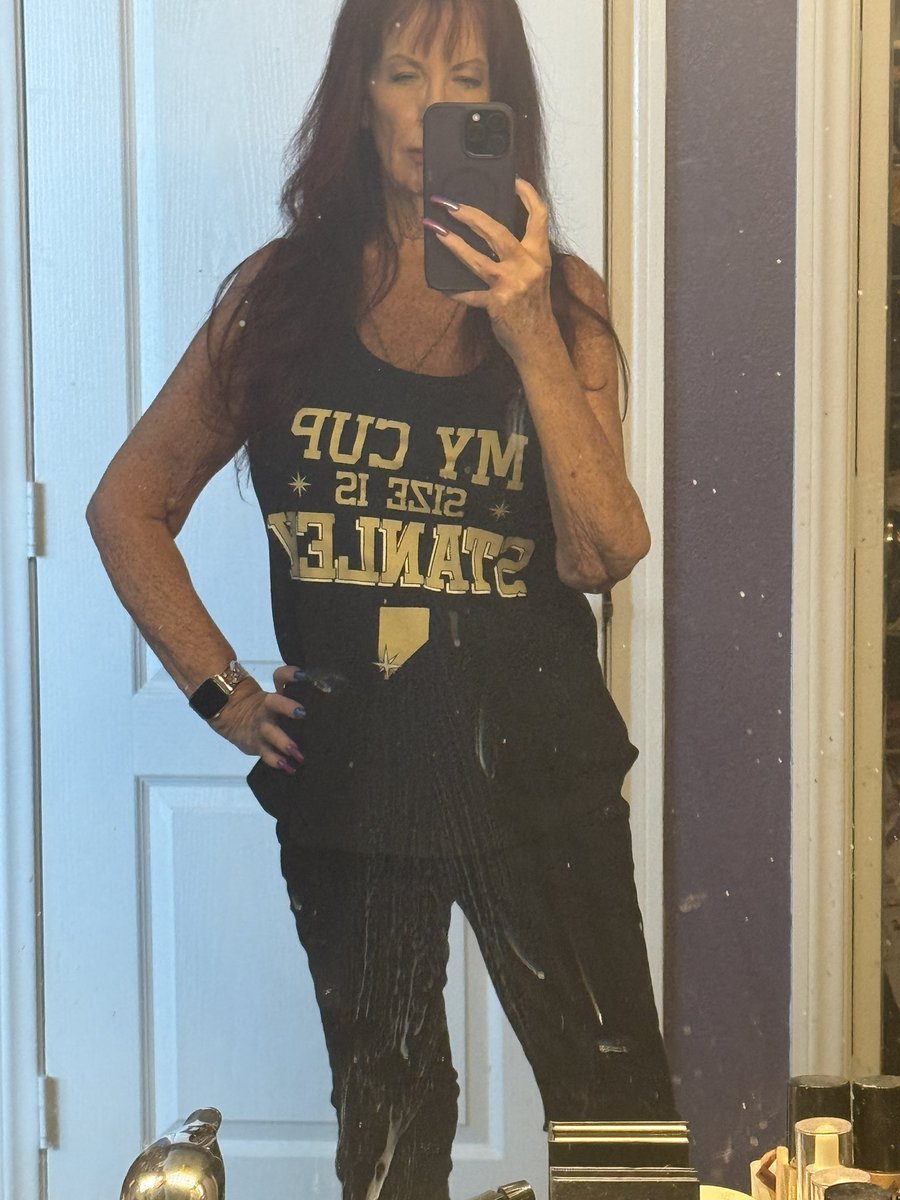 Kelly1220's tweet photo. @vixenzs__ Thought you’d like my shirt. 😂 https://t.co/at1T1TjHWU