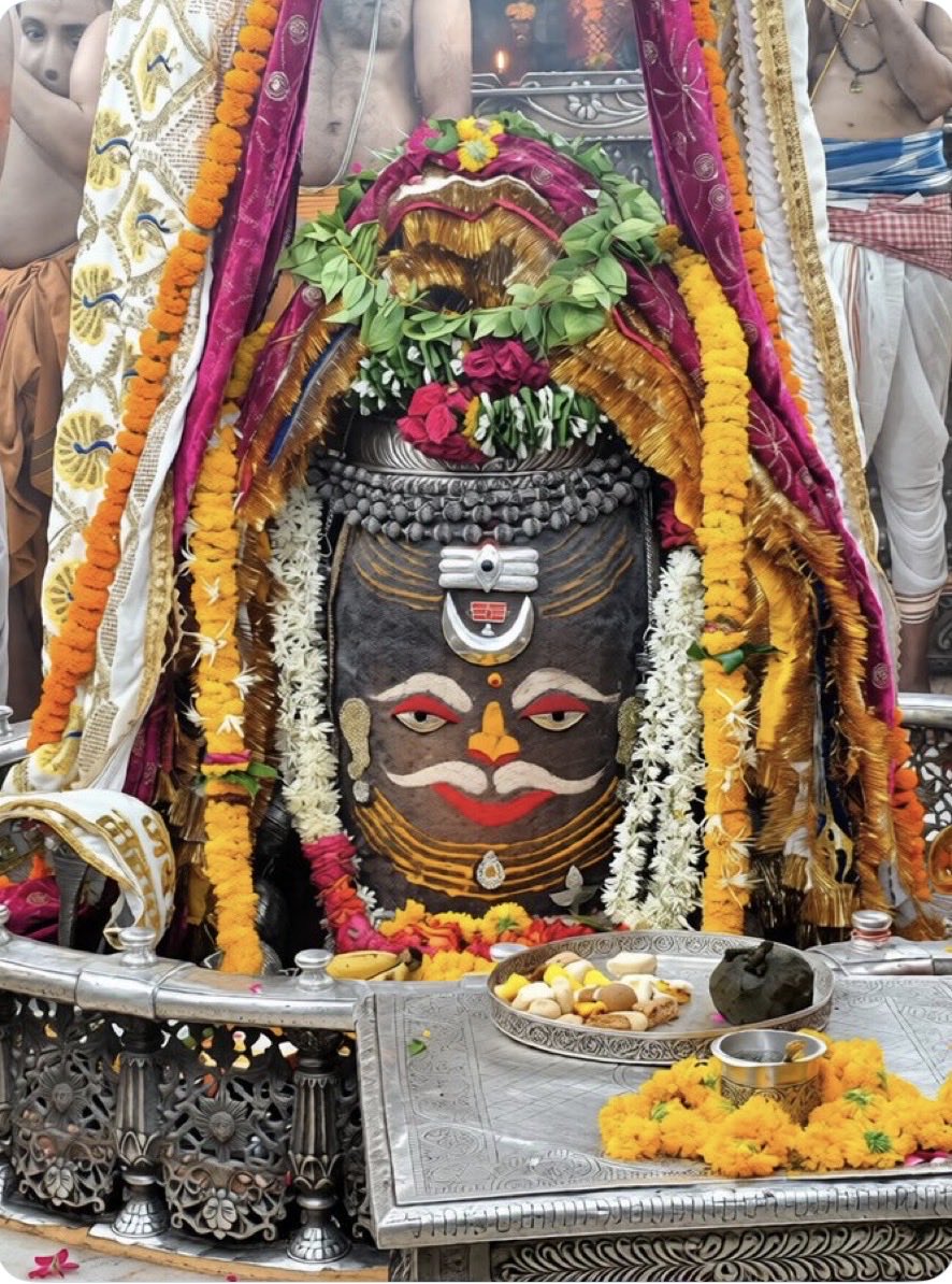 GovindKumar7551's tweet photo. 🌹नमः पार्वती पतये हर हर हर महादेव 🌹🙏श्री शिवाय नमस्तुभ्यम 🙏 https://t.co/BVZLkL5FrF