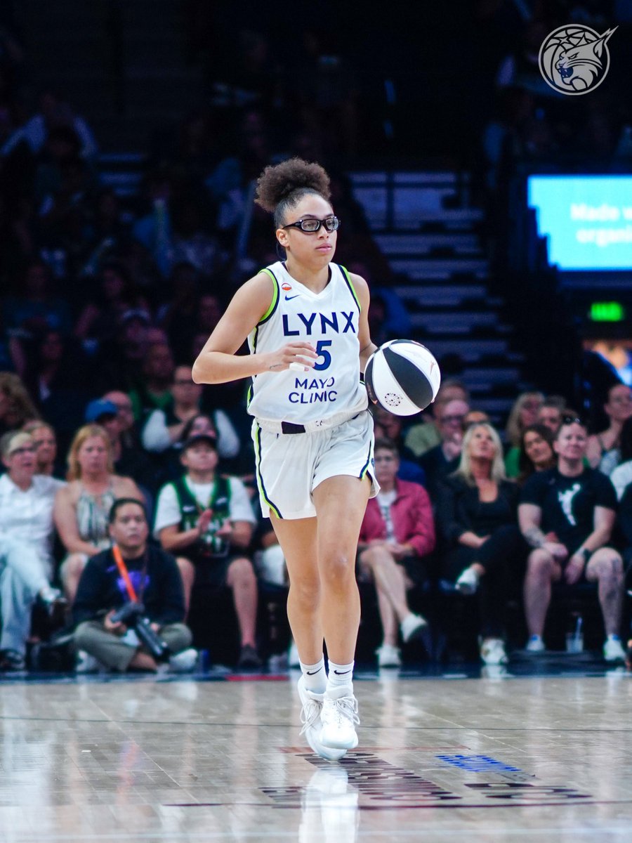 LynxLead's tweet photo. OLIVIA MILES

5/5 FROM 3 TONIGHT https://t.co/j3HmiFC9xy