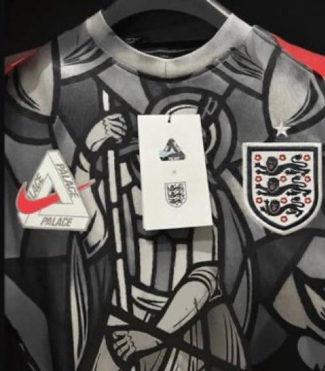 LARGOESPN's tweet photo. A seleção da Inglaterra apresentou a camisa de pré-jogo  tendo a estampa de São Jorge o padroeiro do país.🏴󠁧󠁢󠁥󠁮󠁧󠁿 https://t.co/6SetS9vhqG