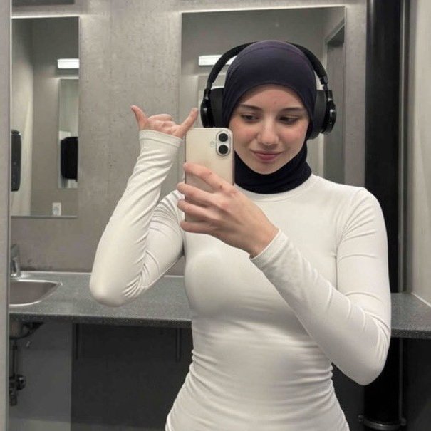 PakiP9's tweet photo. Cuck wanted his hoejabi gf with great tits posted on here https://t.co/zxnz0eBRWJ