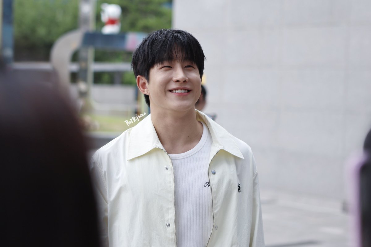 kiwilee0213's tweet photo. 260604
#JINJIN #진진 #박진우 
나 아무것도 몰라 그냥 너 너무 예뻐☺️ https://t.co/dExK9pSM6z