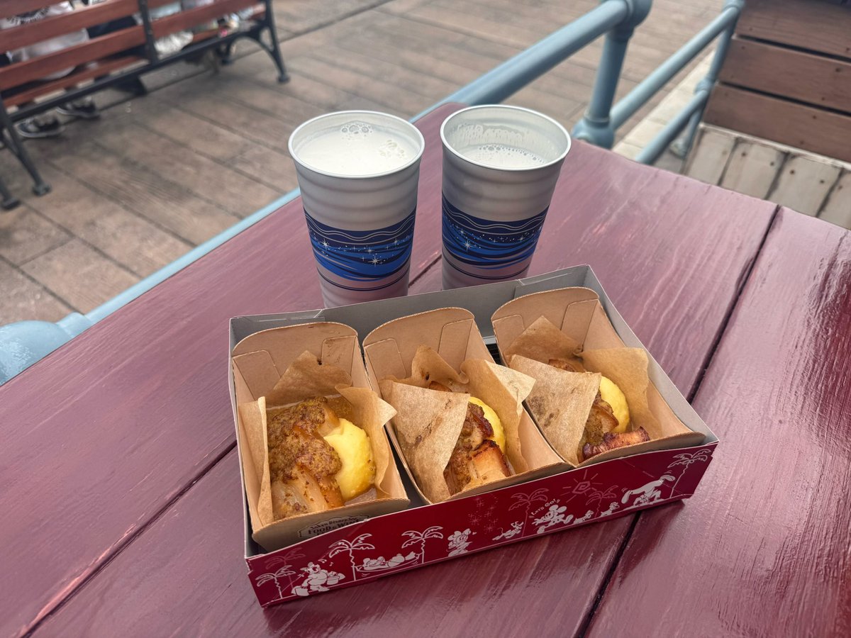 dounatten_'s tweet photo. 爆食ディズニー(>ᴗ<)🎶
ユカタンドックとかも久々に食べた⬅️ https://t.co/Y2UKA9d7my