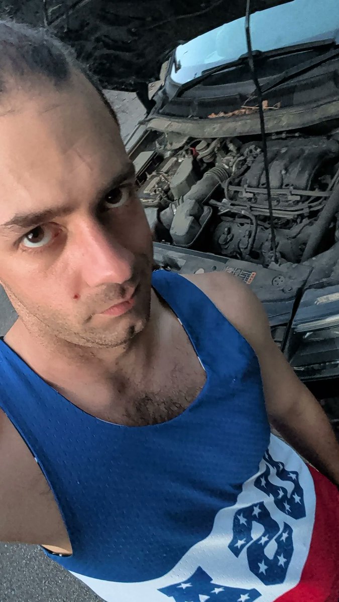 StonerBoner85's tweet photo. 🚘🙃 https://t.co/yiPQpmTNA5
