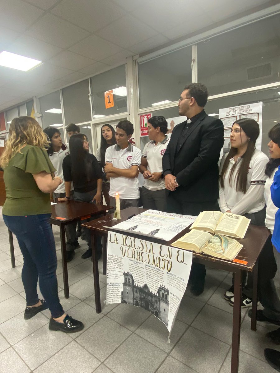 cbtis122's tweet photo. ¡Felicidades a los grupos 4M y 4N por la exitosa exposición "Museo del Virreinato"! 👏📚 Los estudiantes mostraron cómo el periodo colonial sigue influyendo en nuestras leyes, instituciones e identidad como nación.

#PerrosSiemprePerros🐾 https://t.co/P0L9u8jmGl