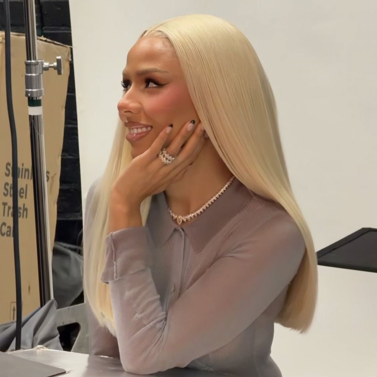 LoversOfRyRy's tweet photo. 👱🏼‍♀️🧪 https://t.co/IepHTbtLJ2